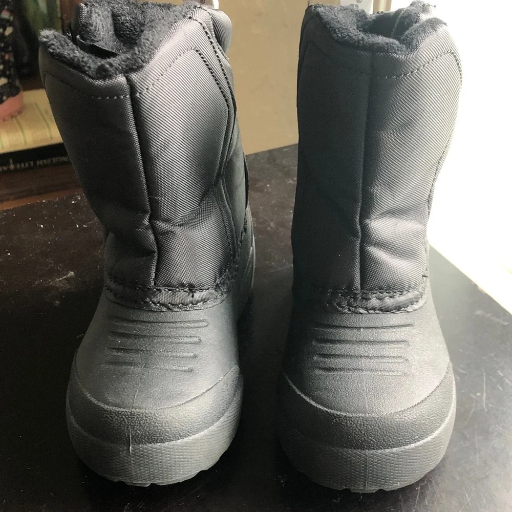 North side black rain boots size 5 kids